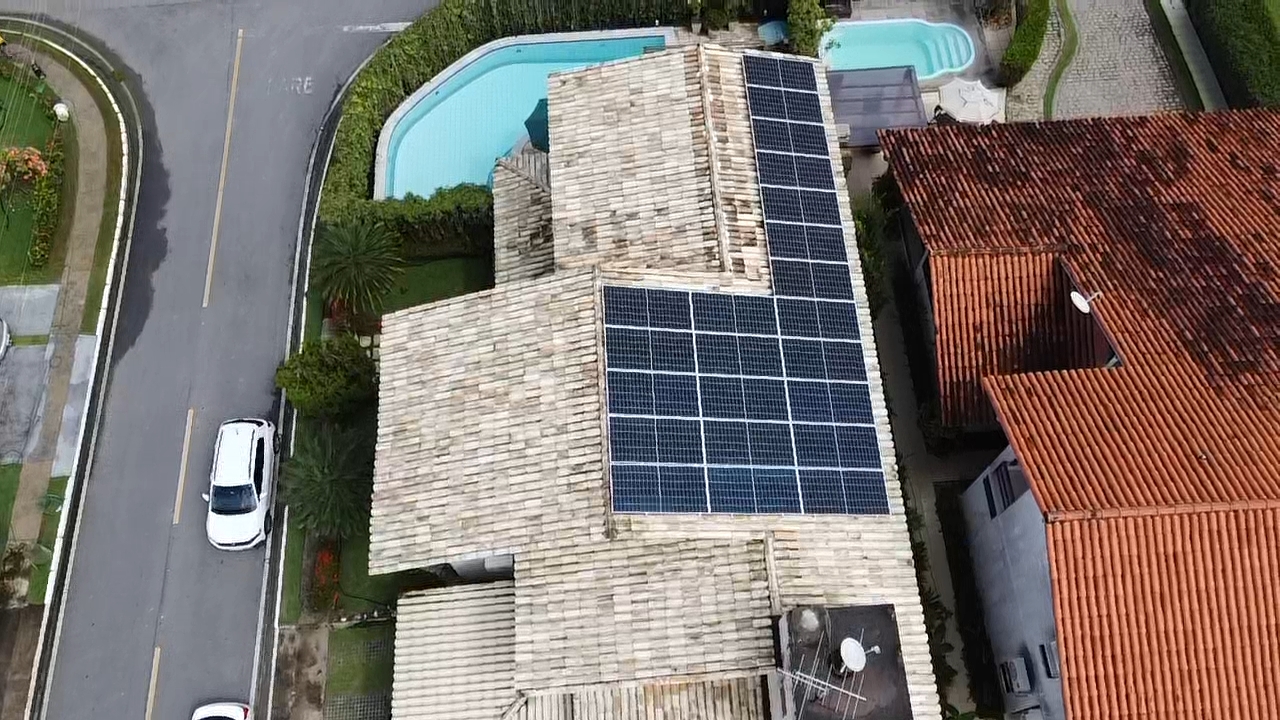 Leia mais sobre o artigo É vantajoso colocar energia solar em casa?