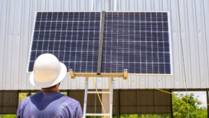 Leia mais sobre o artigo Energia Solar: Como as empresas podem reduzir gastos e impactar positivamente o planeta