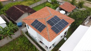 Leia mais sobre o artigo Descubra como funciona um sistema de energia solar: conheça seus principais componentes.